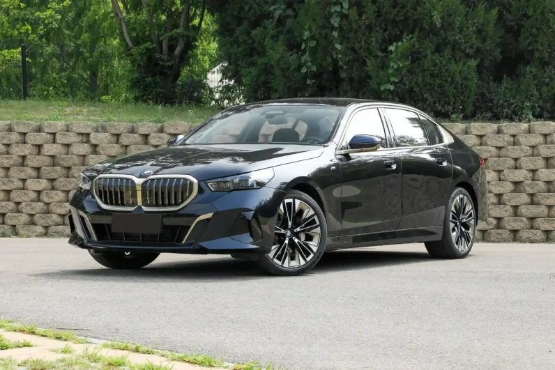 
								BMW 5 Series full									