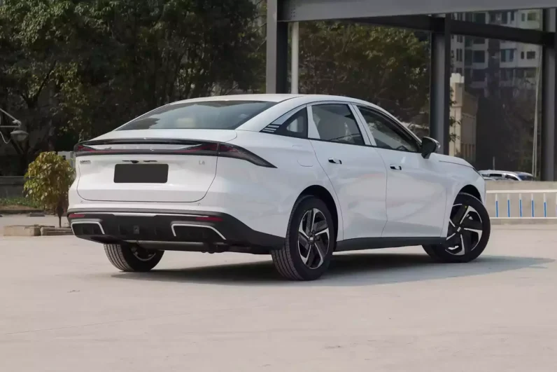 
								Geely Galaxy L6 full									