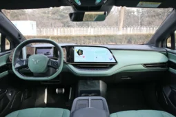 Hongqi EH7