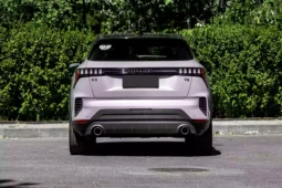 Lynk & Co 06