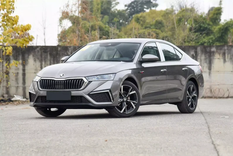 
								Škoda Octavia full									