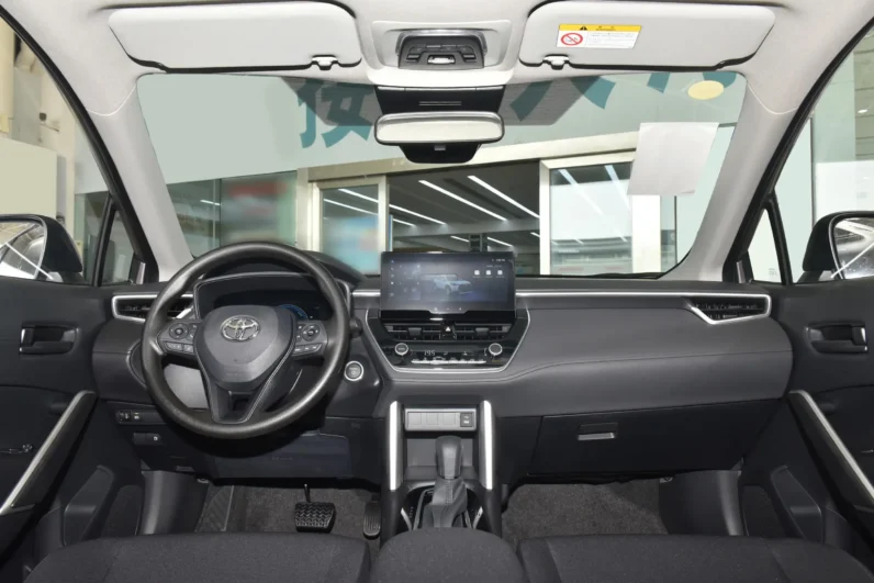 
								Toyota Corolla Cross full									