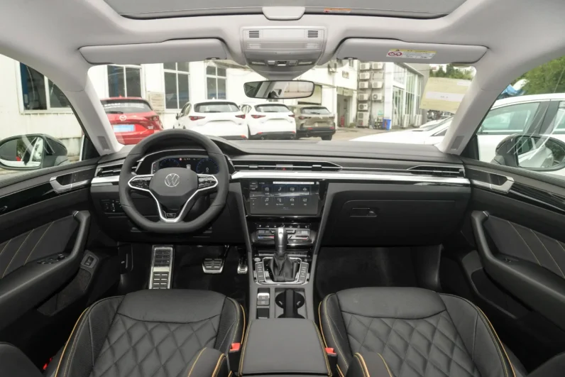 
								Volkswagen Arteon full									